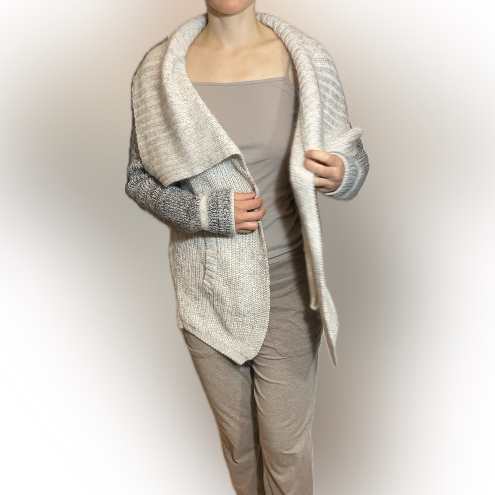 Yigal Azroel sweater size M